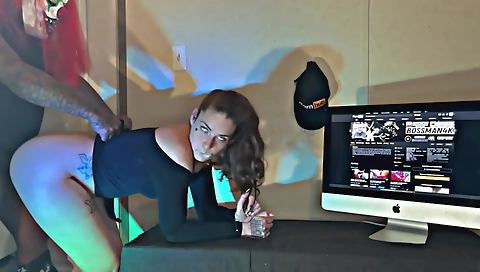 Big ass brunette girl with a nice ass makes a hot video