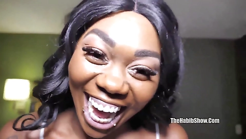 Ebony slut with a big ass gets fucked in deepthroat