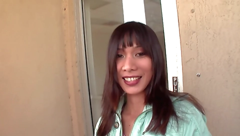 A Glorious Asian Sucks Hard And Gets Her Pussy Banged