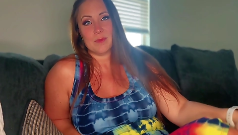 Big ass redheaded babe gets fucked hard in a doggy style