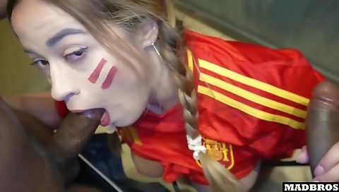 Amateur anal movie of a beautiful french chick with nice tits