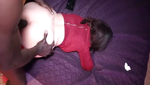 Amateur interracial anal video with a chubby momma