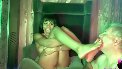 A cute ebony girl likes to get fucked and sucked on her feet