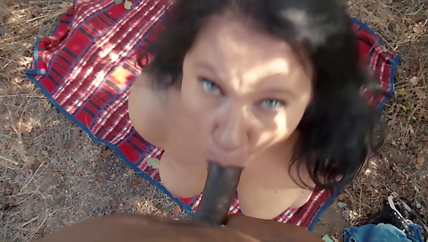 Latina pornstar fucked in her feet in outdoor scene